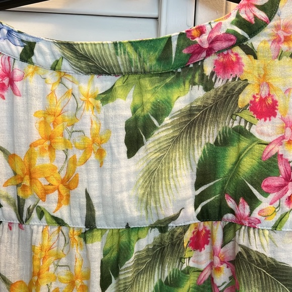 Tommy Bahama Tropical Floral Woman’s Top-100% Soft Cotton Size Medium - Picture 7 of 9